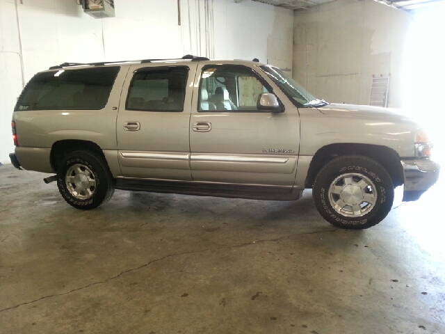 GMC Yukon XL 2004 photo 1