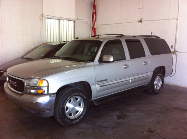 GMC Yukon XL 2004 photo 3