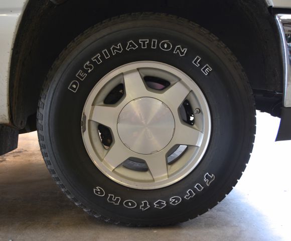 GMC Yukon XL 2004 photo 4