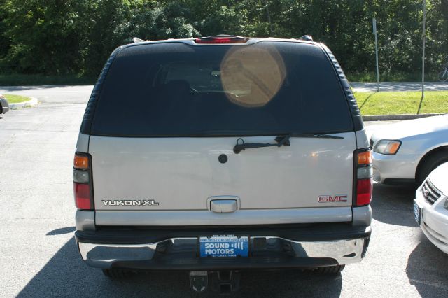 GMC Yukon XL 2004 photo 5