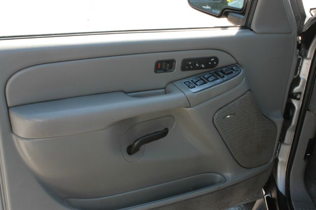 GMC Yukon XL 2004 photo 8