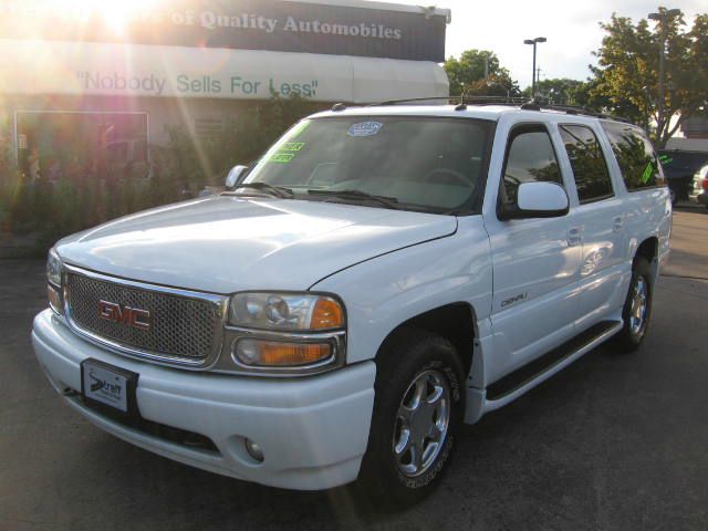 GMC Yukon XL 2004 photo 4
