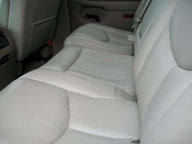 GMC Yukon XL 2004 photo 2