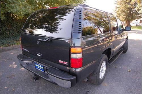 GMC Yukon XL 2004 photo 2