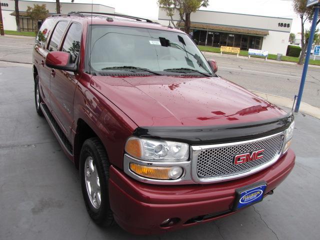 GMC Yukon XL 2004 photo 2