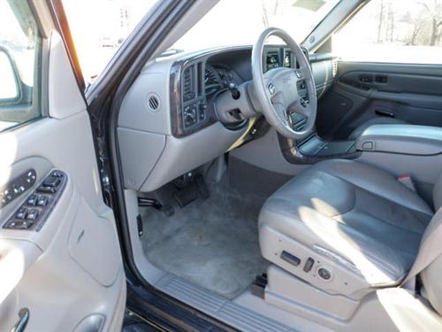 GMC Yukon XL 2004 photo 3