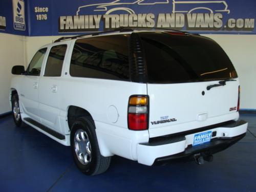 GMC Yukon XL 2004 photo 2