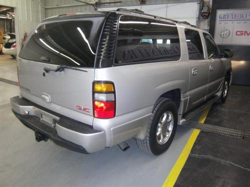 GMC Yukon XL 2005 photo 3