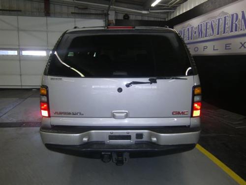 GMC Yukon XL 2005 photo 4