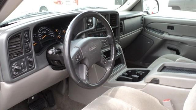 GMC Yukon XL 2005 photo 4