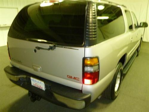 GMC Yukon XL 2005 photo 2