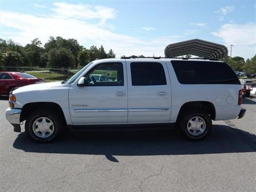 GMC Yukon XL 2005 photo 2