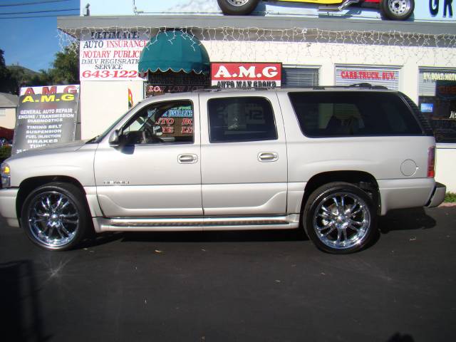 GMC Yukon XL EX Sedan 4D Sport Utility