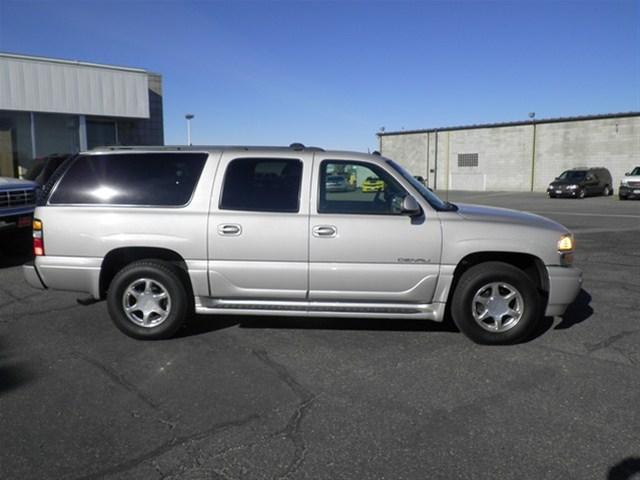 GMC Yukon XL 2005 photo 3