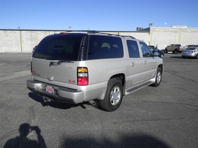 GMC Yukon XL 2005 photo 4