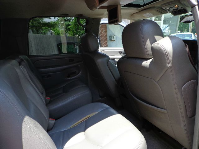 GMC Yukon XL 2005 photo 4