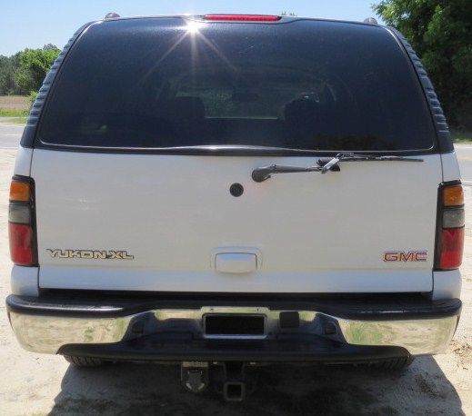 GMC Yukon XL 2005 photo 38