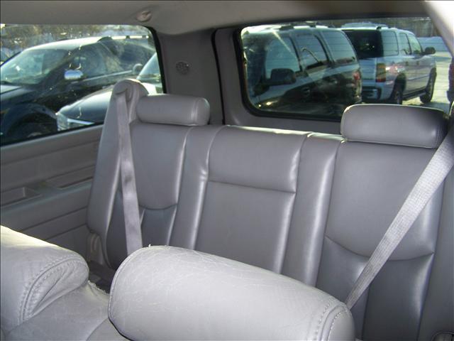 GMC Yukon XL 2005 photo 4
