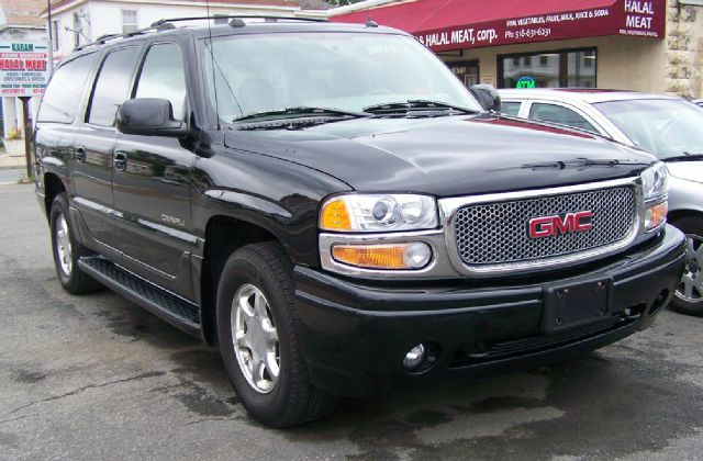 GMC Yukon XL 2005 photo 4