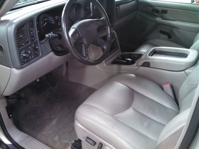 GMC Yukon XL 2005 photo 3