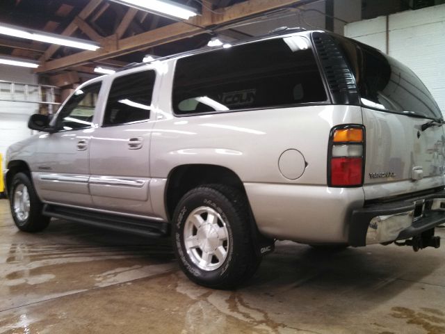 GMC Yukon XL 2005 photo 4