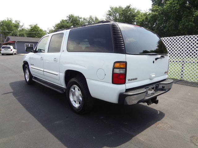 GMC Yukon XL 2005 photo 1