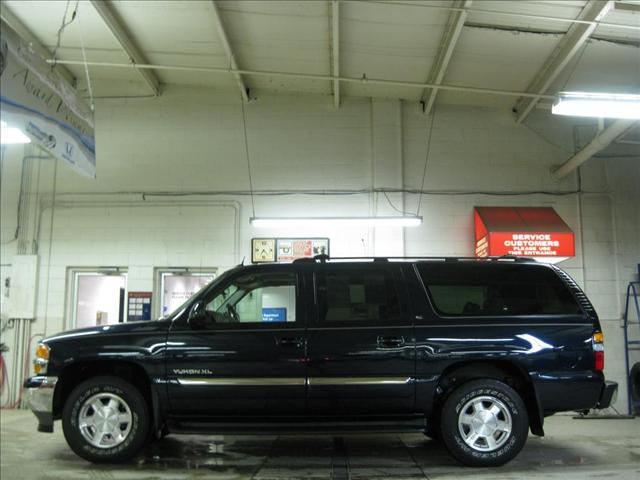 GMC Yukon XL 2005 photo 1