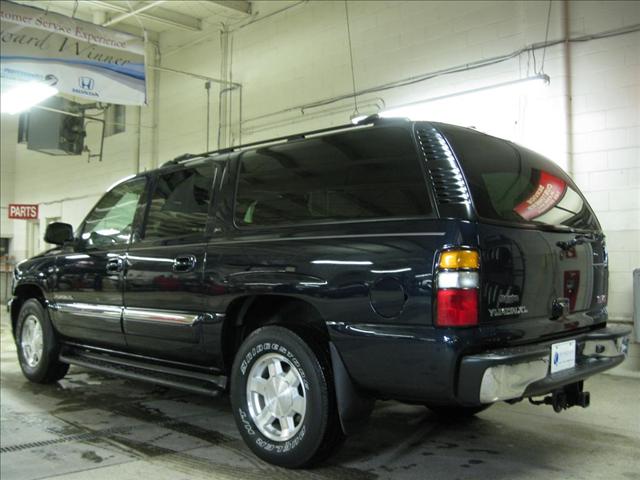 GMC Yukon XL 2005 photo 2
