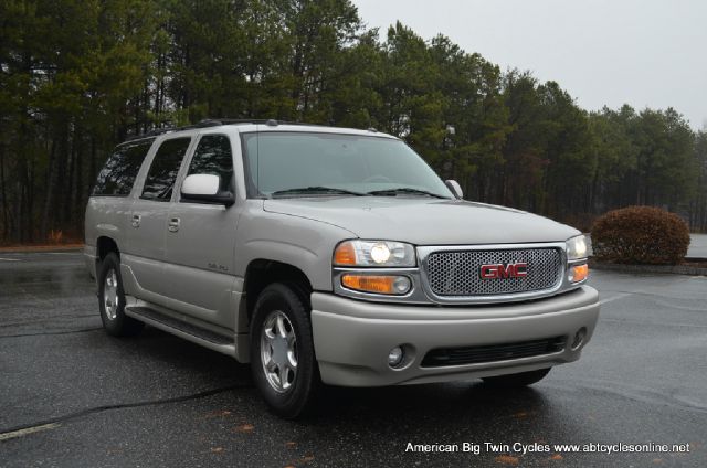 GMC Yukon XL 2005 photo 3