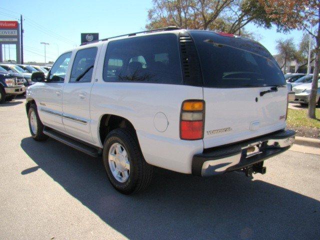GMC Yukon XL 2005 photo 2