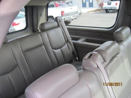 GMC Yukon XL 2005 photo 2