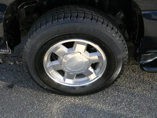 GMC Yukon XL 2005 photo 2