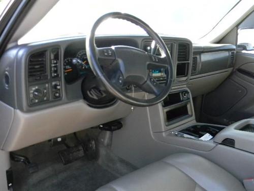 GMC Yukon XL 2005 photo 3