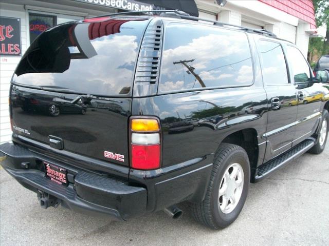 GMC Yukon XL 2005 photo 2