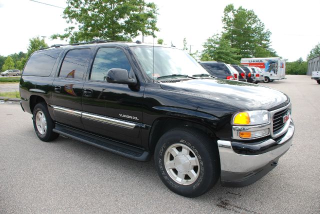 GMC Yukon XL 2005 photo 2