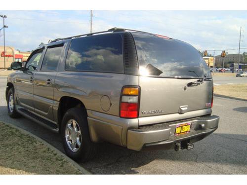 GMC Yukon XL 2005 photo 2