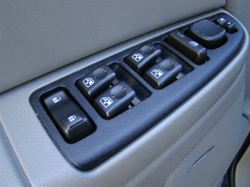 GMC Yukon XL 2005 photo 2