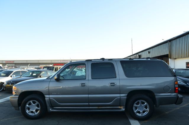 GMC Yukon XL 2005 photo 3
