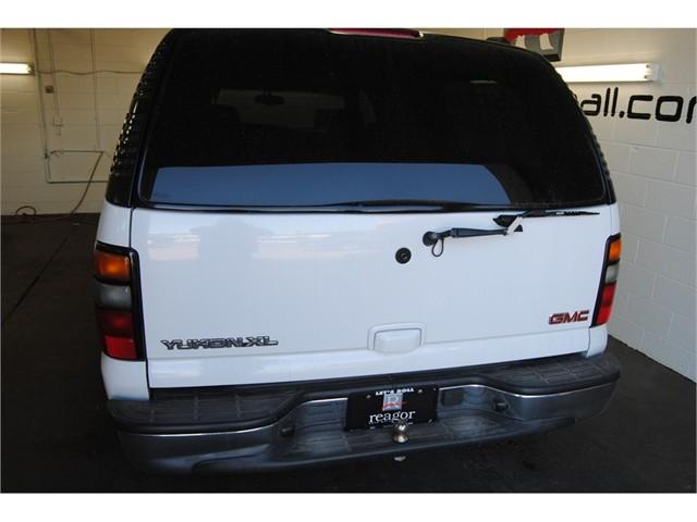 GMC Yukon XL 2005 photo 3