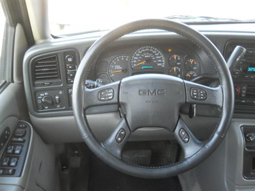 GMC Yukon XL 2005 photo 3