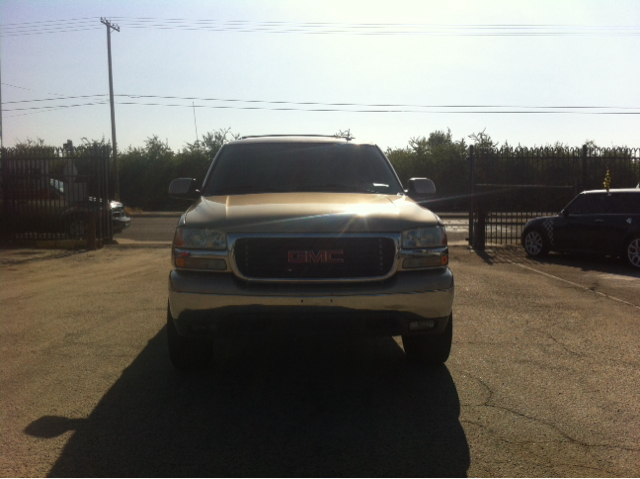 GMC Yukon XL 2005 photo 2