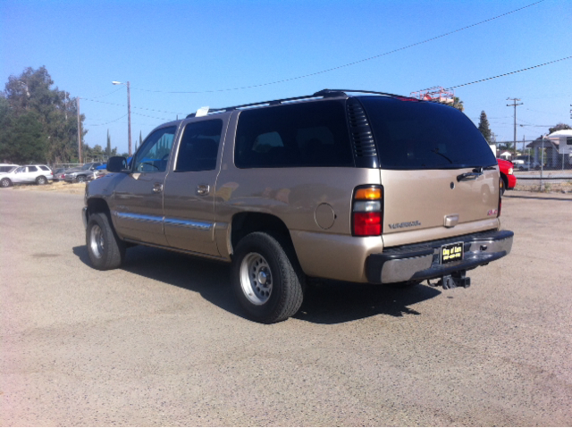 GMC Yukon XL 2005 photo 3