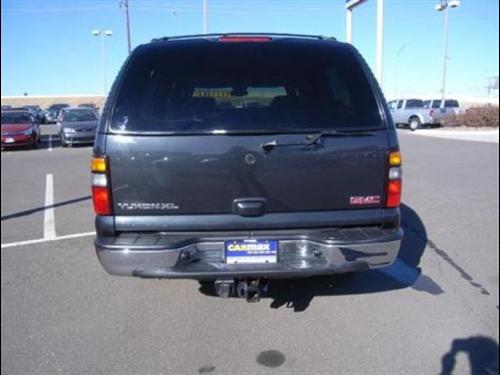GMC Yukon XL 2005 photo 2
