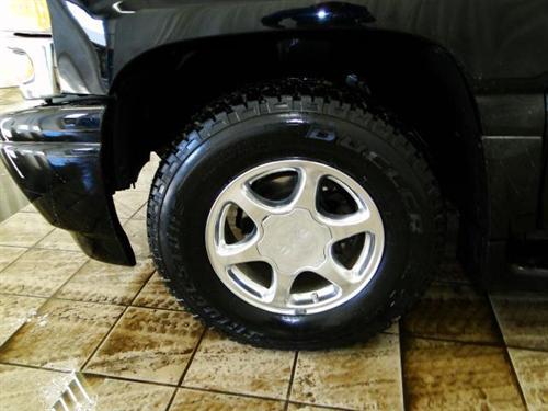 GMC Yukon XL 2005 photo 4