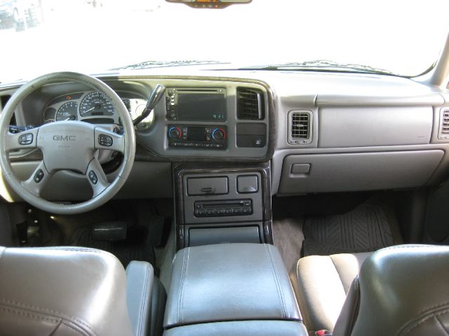 GMC Yukon XL 2005 photo 10