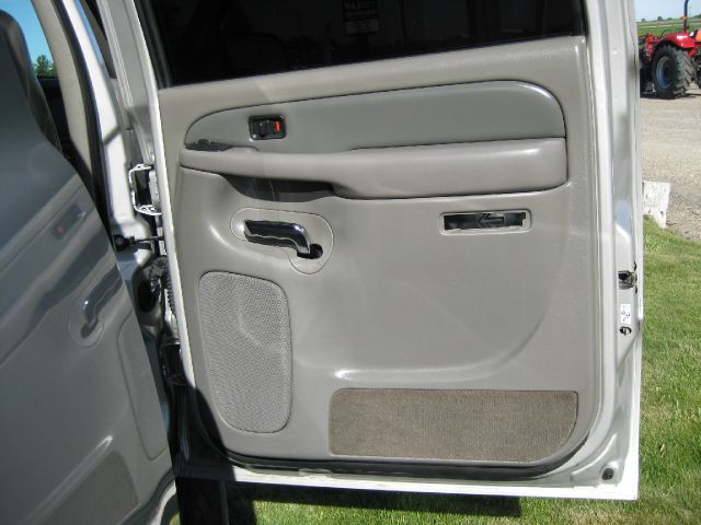 GMC Yukon XL 2005 photo 35