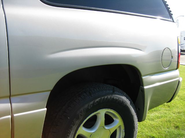 GMC Yukon XL 2005 photo 6