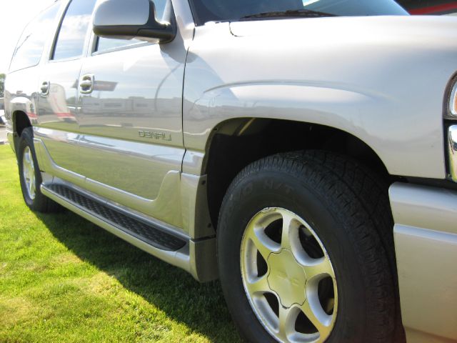 GMC Yukon XL 2005 photo 9