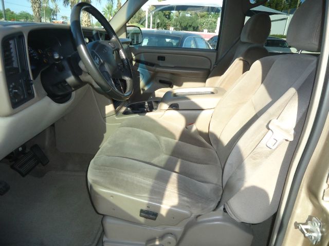 GMC Yukon XL 2005 photo 3