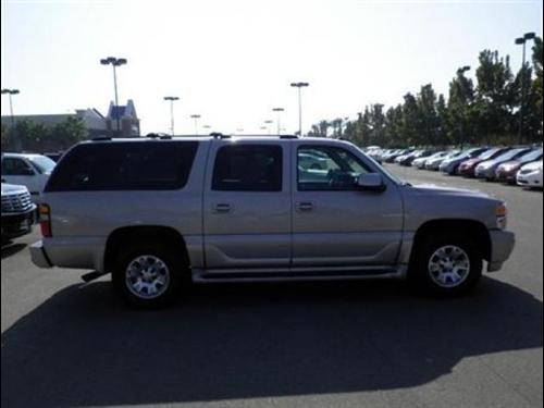 GMC Yukon XL 2005 photo 2